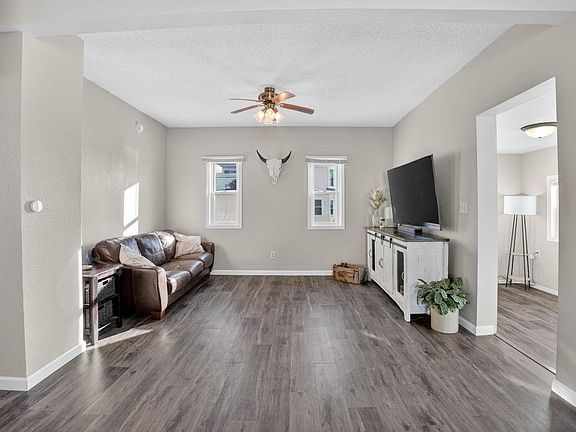 5th image of 704 2nd St