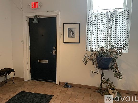 3rd image of 319 N Western Ave Floor 1