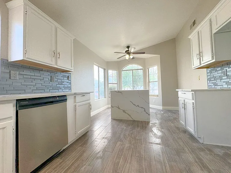 3740 Alliance St — Photo 13