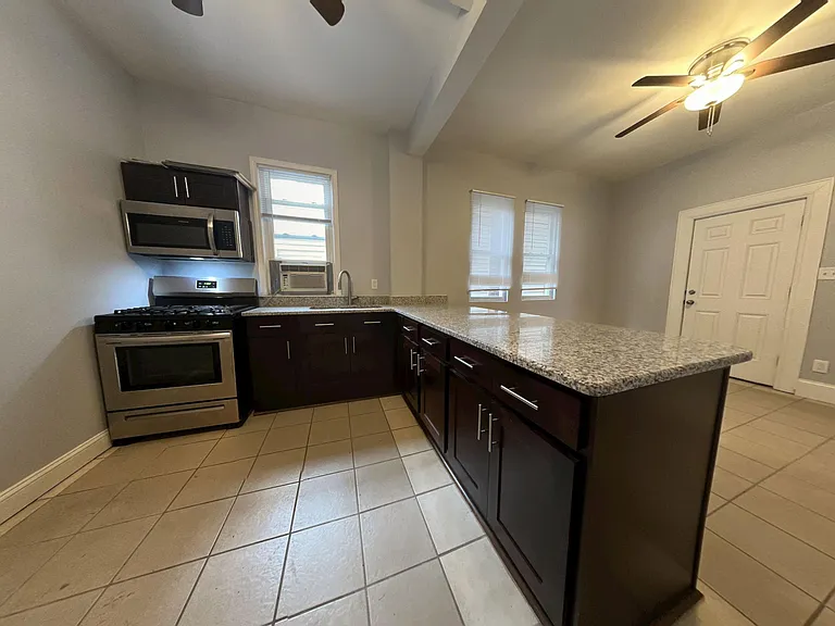 2020 24th Ave #1R — Photo 11