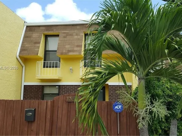 13511 NE 24th Pl, North Miami, FL 33181