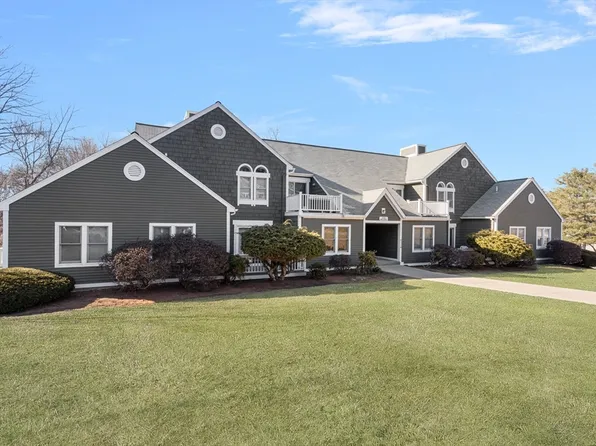 24 Hoyle Cir Unit 24, Blackstone, MA 01504