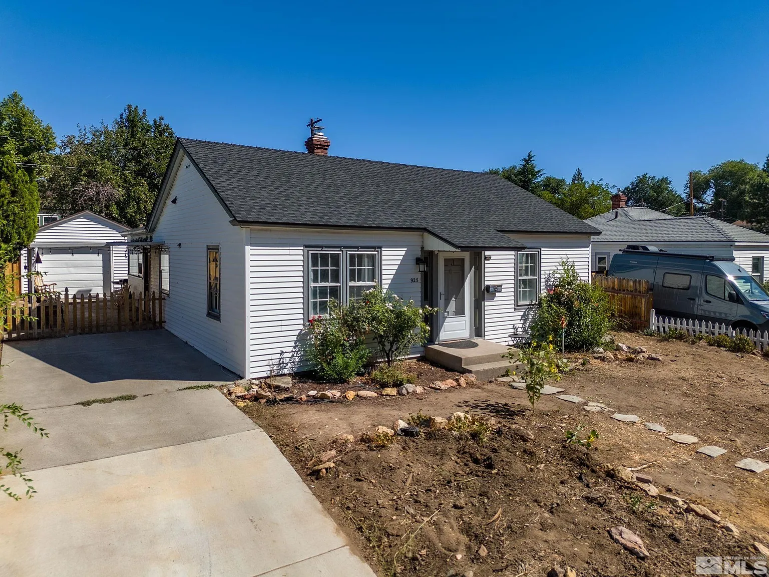 925 Kimbal Dr photo 1