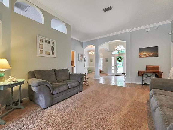 4th image of 144 Village Green Ave