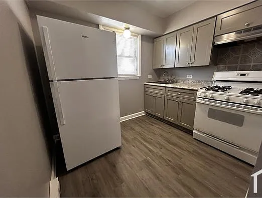 2045 W Garfield Blvd #205 — Photo 1
