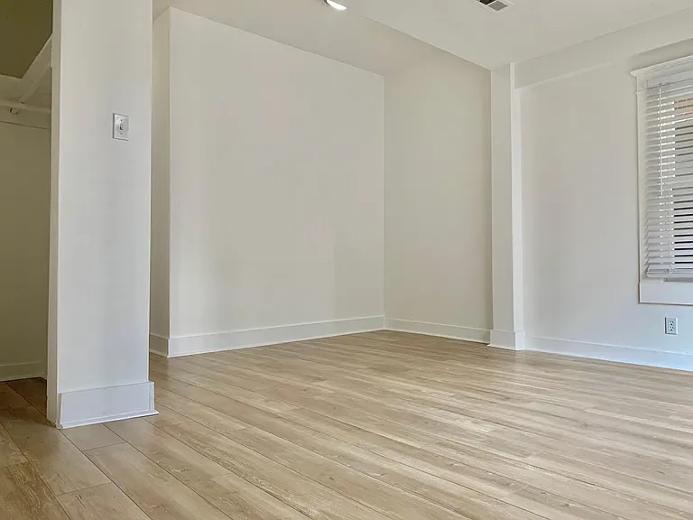 687 Durant Pl NE #4 — Photo 5