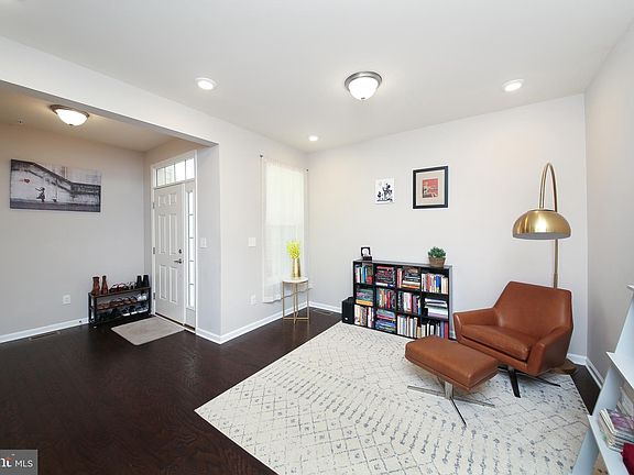 3rd image of 439 Barclays Way
