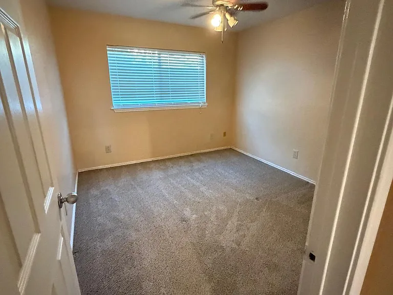 3901 Las Brisas Dr — Photo 43