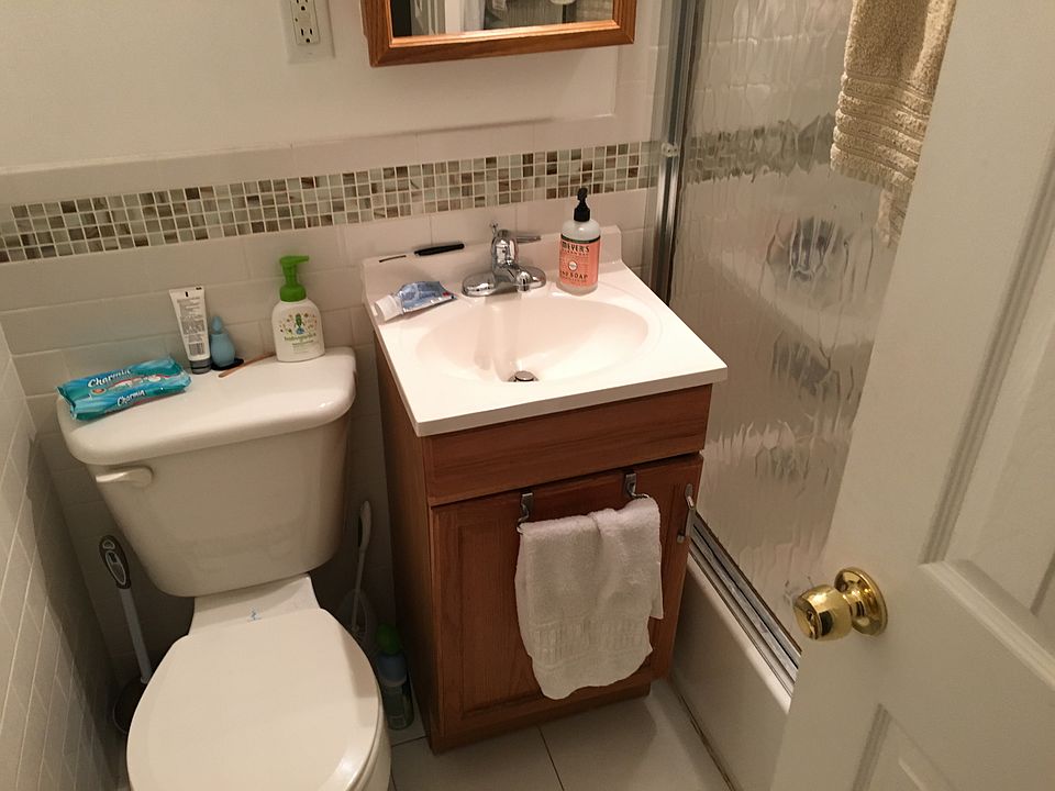 2nd image of 2710 23rd Ave APT 1
