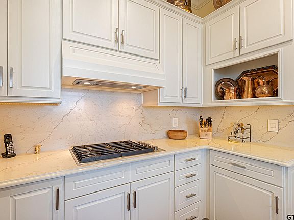 5th image of 2801 Wexford Dr #1303