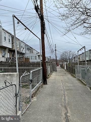 2nd image of 2531 Christian St