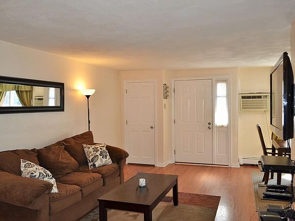 2nd image of 47 Casablanca Ct