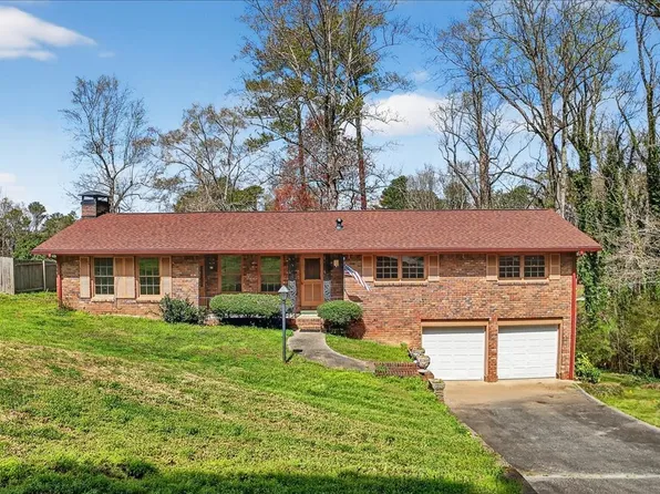 2569 Skylane Dr, Marietta, GA 30062