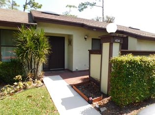454 Knollwood Ct, Royal Palm Beach, FL 33411