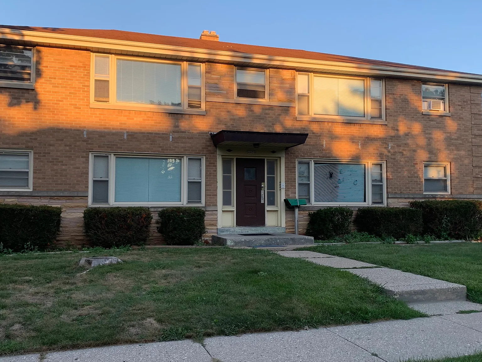 2 bed, 650 sqft, $1,200 — Photo 1