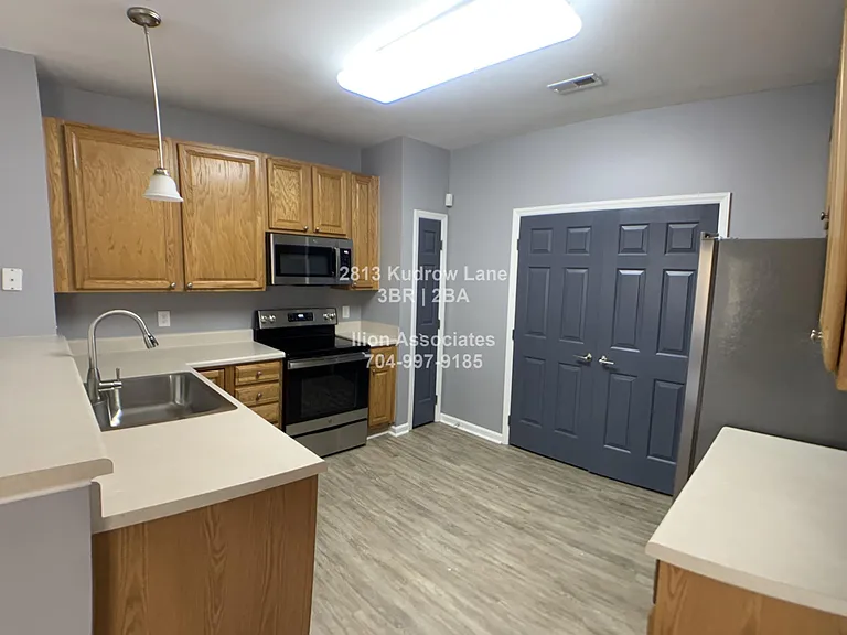 2813 Kudrow Ln #2813 — Photo 2
