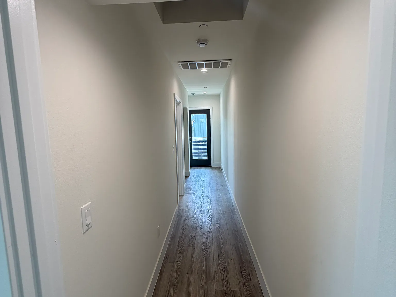 5 bed, 1850 sqft, $4,350 — Photo 2