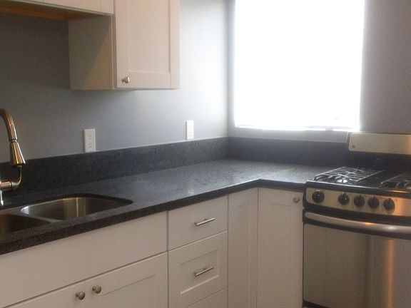 4th image of 4551-4555 50th St Building B