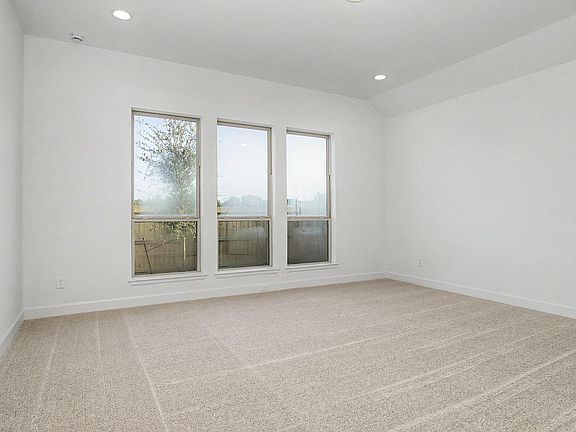 4th image of 19239 Satsuma Ridge Dr