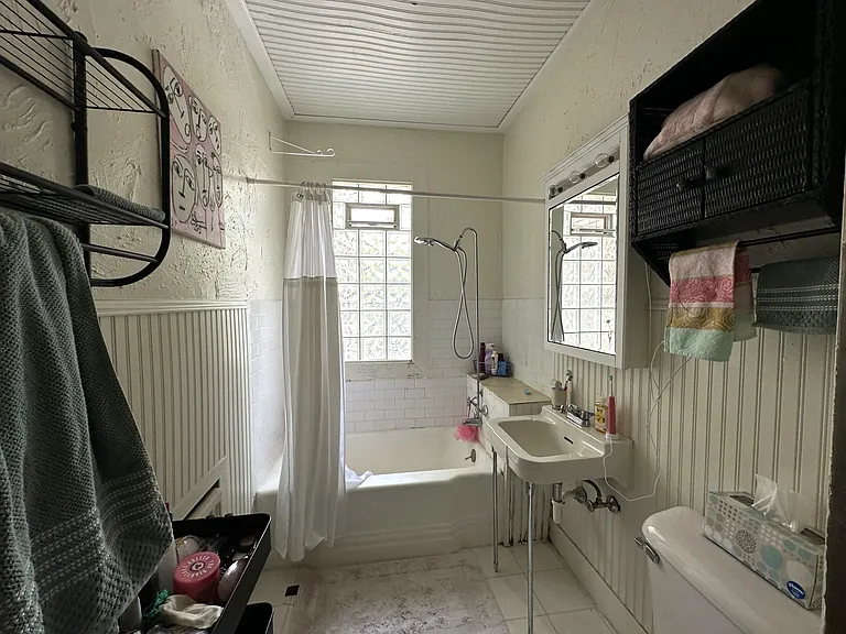 2429 Emerson Ave S #211 — Photo 5