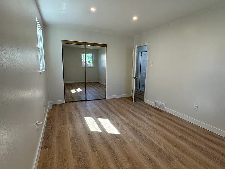 10863 Parlin Ter #1 — Photo 7