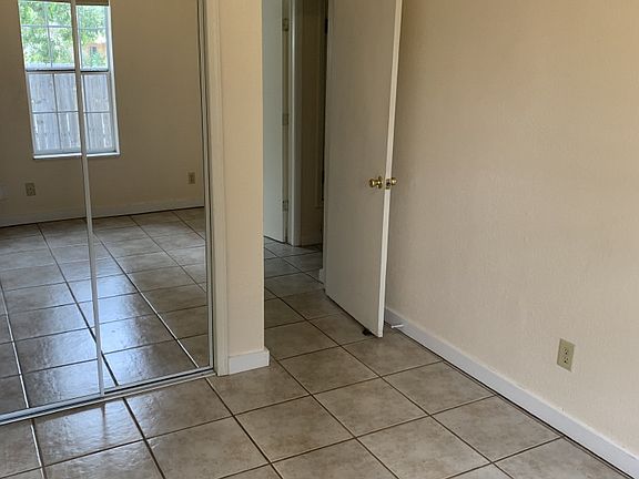 5th image of 801 Calle Anaya N #4