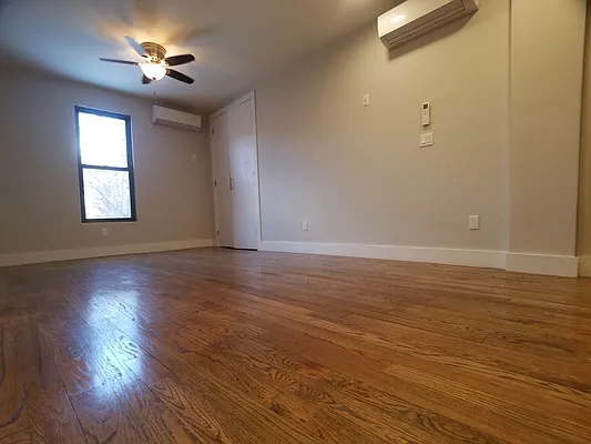 Rented by Evergreen Apartments BK | media 8