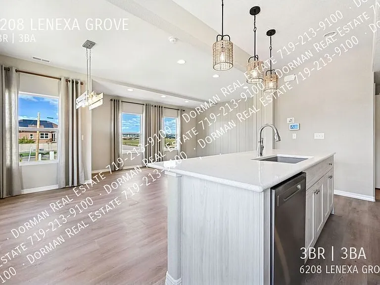 6208 Lenexa Grv — Photo 10