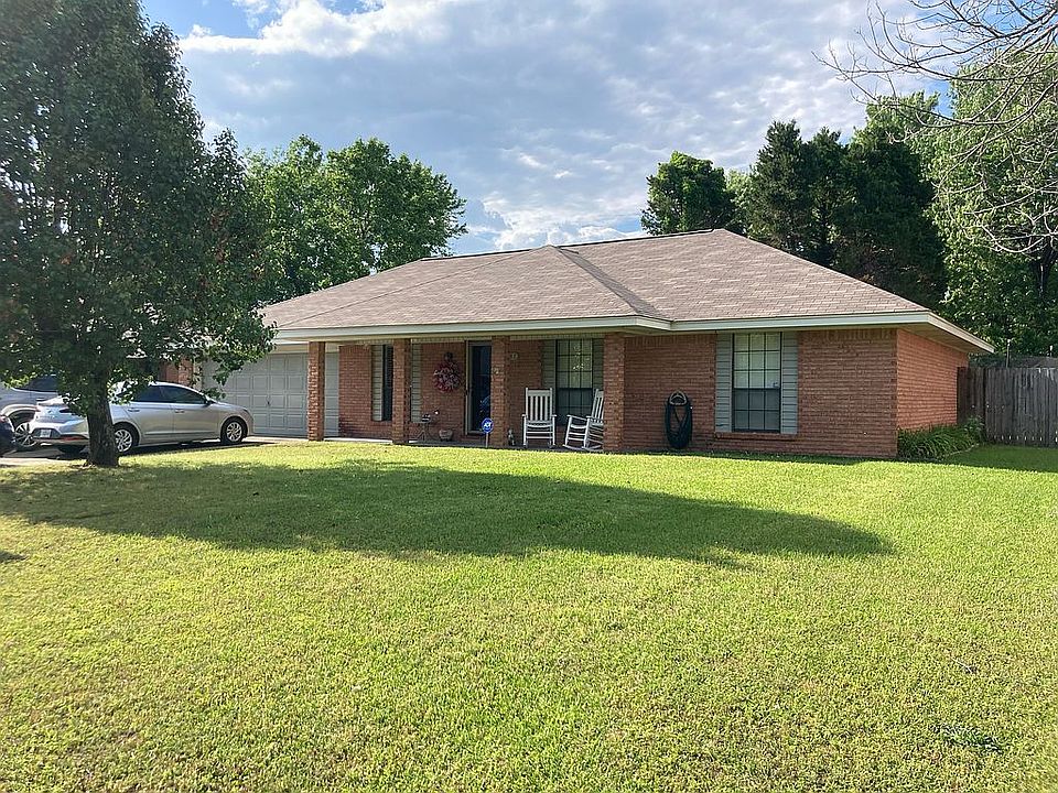 1st image of 198 Oakdale Dr