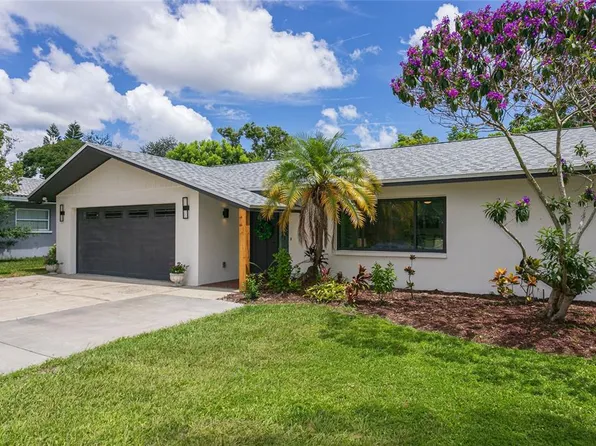 947 Sousa Dr, Largo, FL 33771