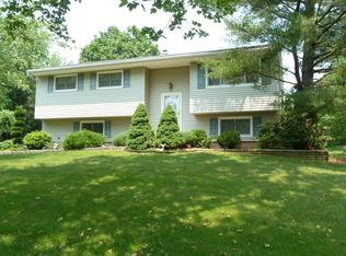 404 Rivercrest Dr, Piscataway, NJ