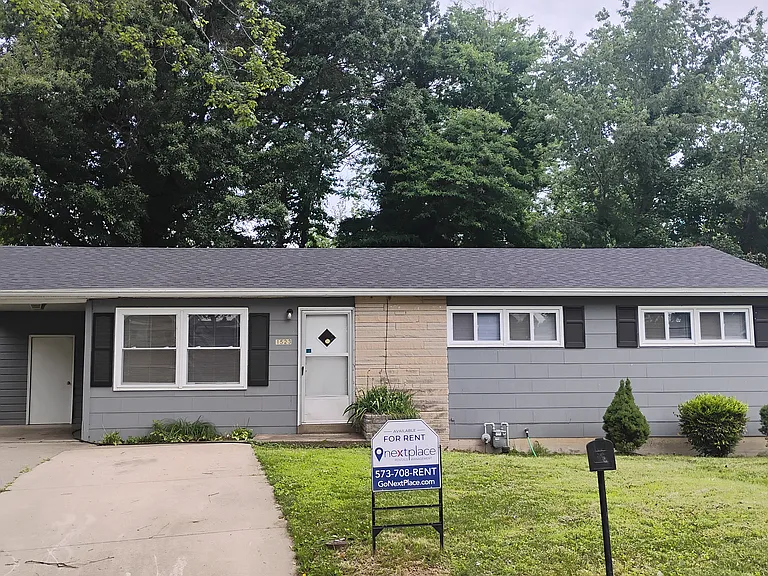 1523 Elfrink St — Photo 1