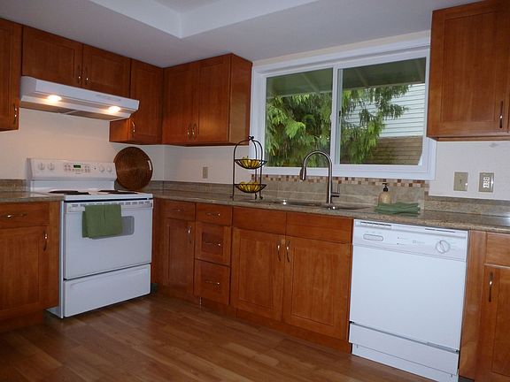 3rd image of 6878 Clover Blossom Ln NE