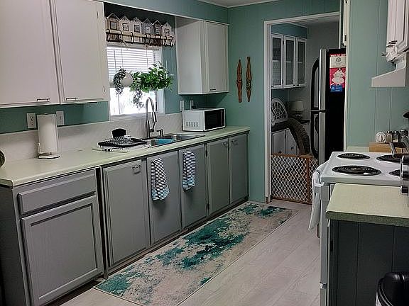 4th image of 107 Boca Ciega St