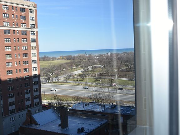 3rd image of 4250 N Marine Dr APT 1234