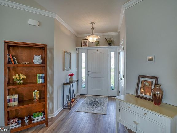 5th image of 18818 Riverwalk Dr