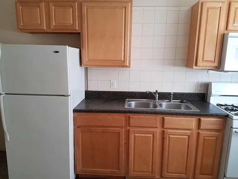 Maplewood Square Apartments — Photo 37