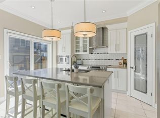 421 Kitty Murray Ln #20, Hamilton, ON L9K 0J5