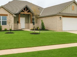 621 Trails End Dr, Shawnee, OK 74804