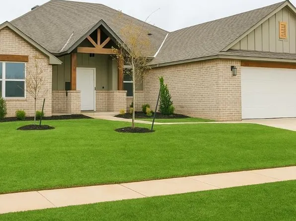 621 Trails End Dr, Shawnee, OK 74804