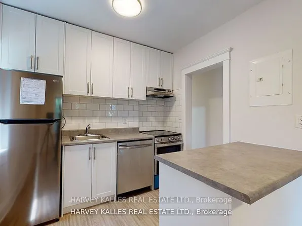 1065 Bathurst St #6, Toronto, ON M5R 3G8