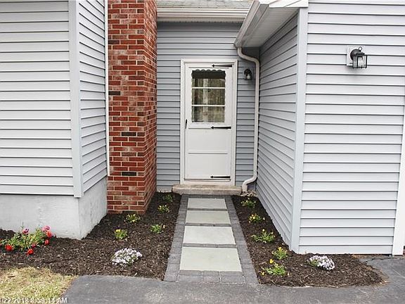 Breezeway entrance. Welcome home.