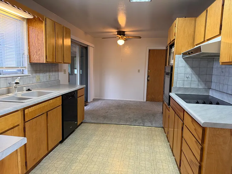 2636 Hickory Dr — Photo 10