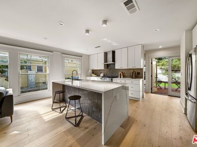 1131 S Saint Andrews Pl, Los Angeles, CA, 90019