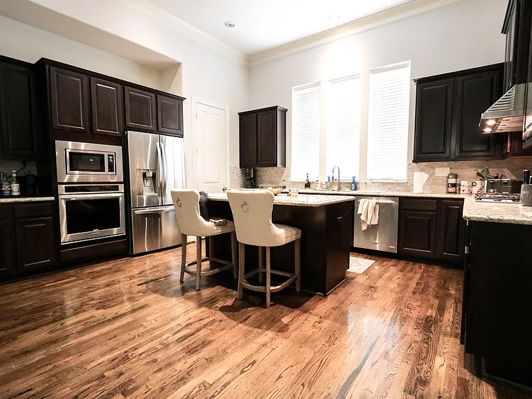 2037 Fannin Sta N — Photo 18