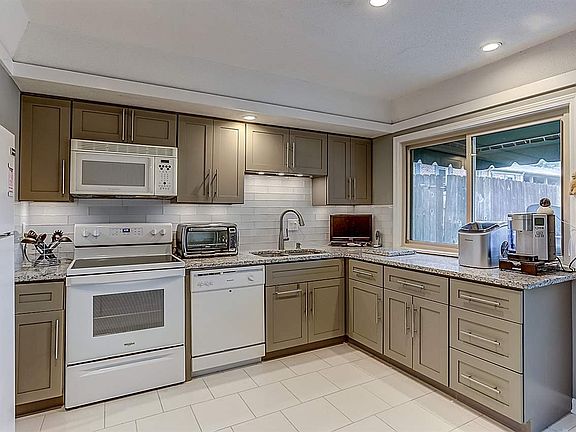 4th image of 5907 Park Ave #5907