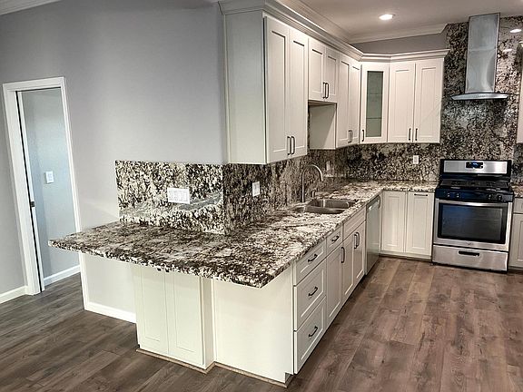 Brand new kitchen, appliances and cabinets