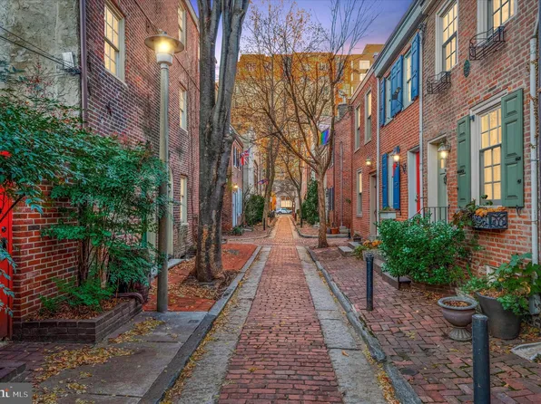 227 S Jessup St, Philadelphia, PA 19107