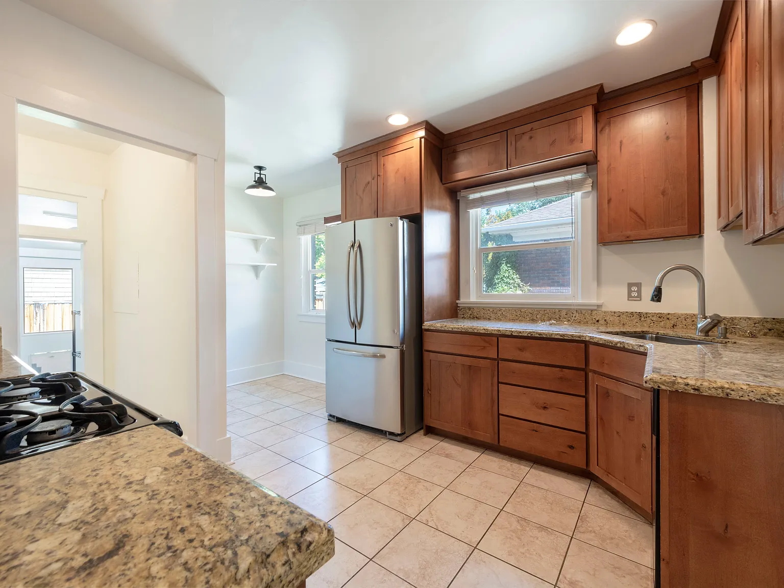 3 bed, 1824 sqft, $2,875 — Photo 4