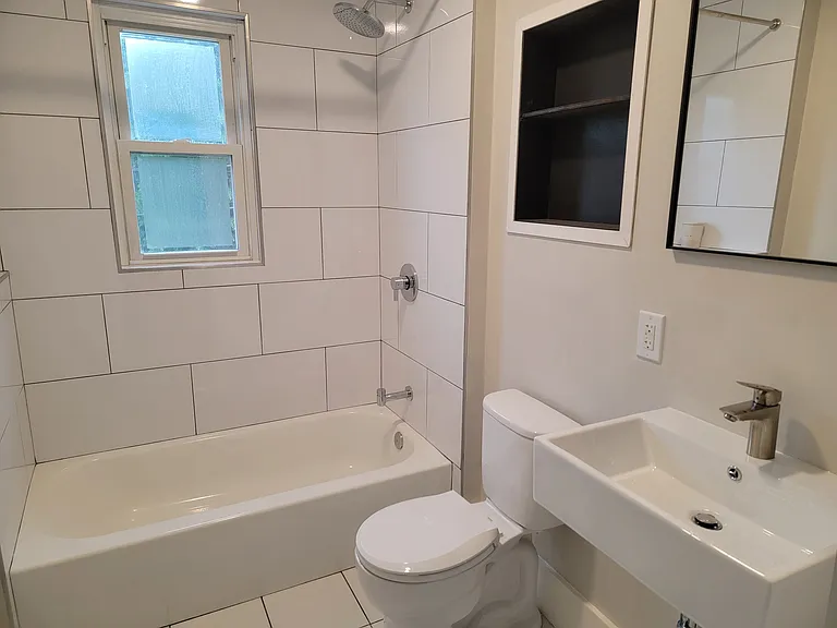 4 Belmont St #2 — Photo 4